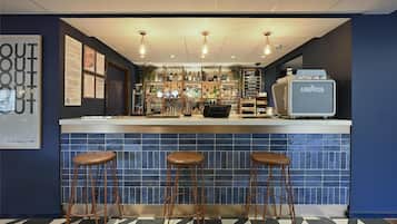 Bar (en el alojamiento)