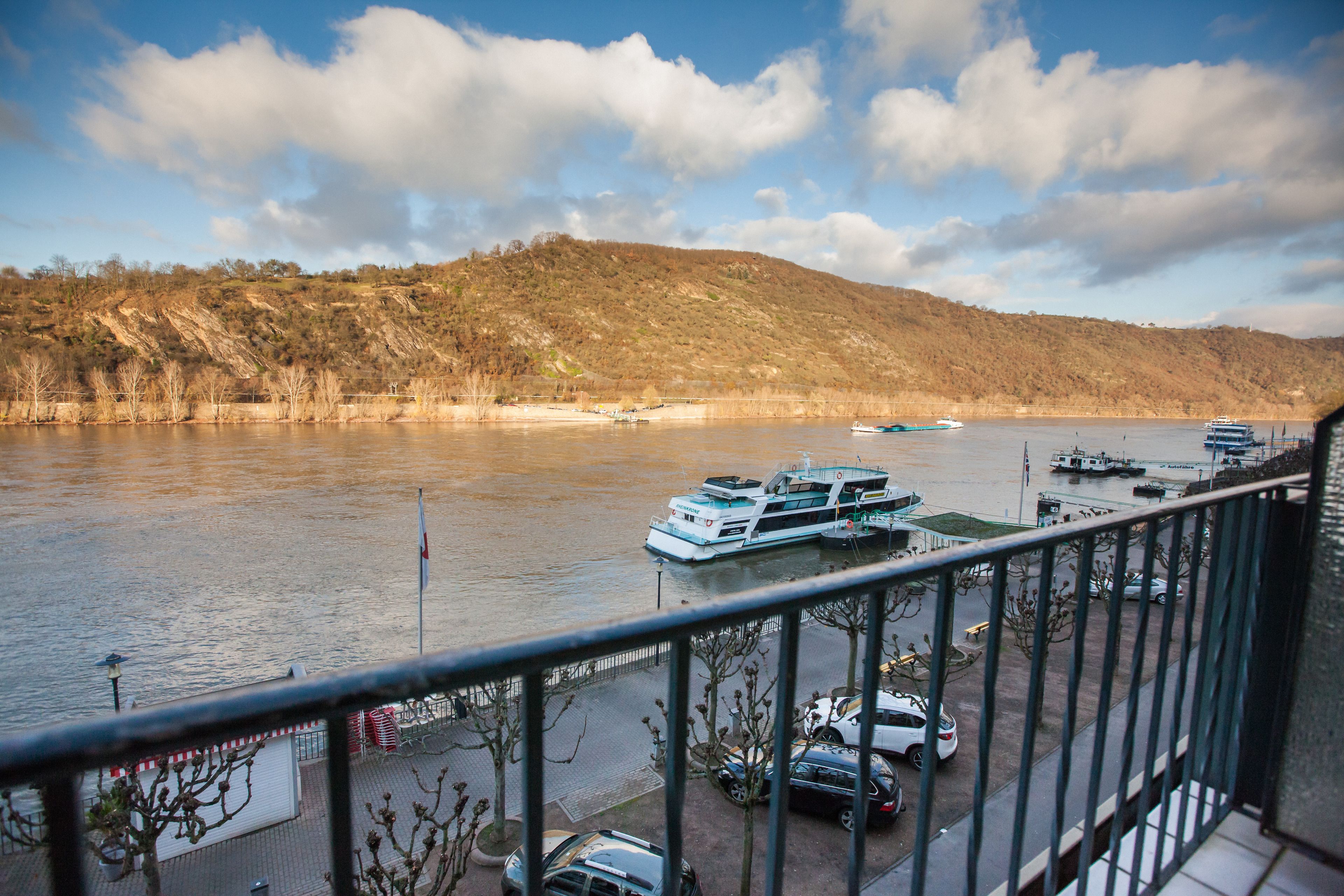 comfort double room, balcony, river view | balcony