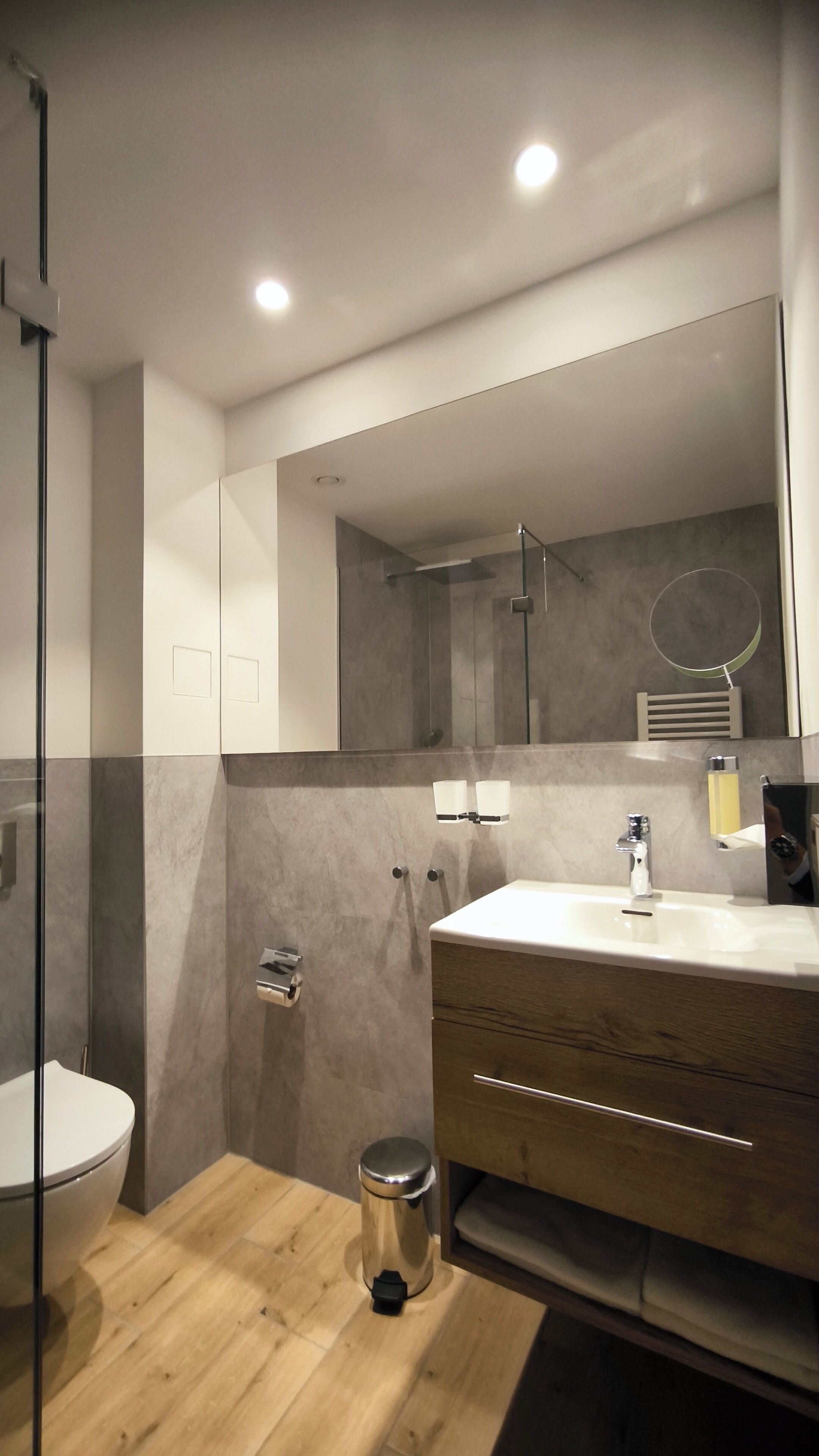 superior double room | bathroom | hair dryer, towels, soap, shampoo