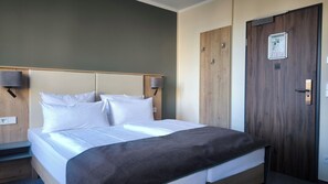 Business Double Room | In-room safe, individually decorated, blackout drapes, free WiFi - St.-Michaels-Heim Hotel (Berlin)