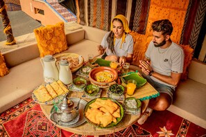 Desayuno continental incluido todos los días 