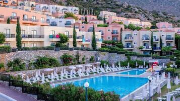 Indoor pool, outdoor pool