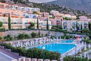 Indendørs pool, udendørs pool