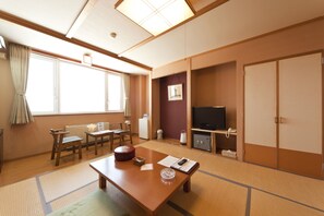 In-room safe, desk, bed sheets, wheelchair access