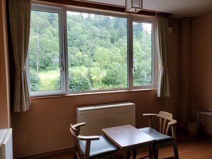 Japanese Room with Shared Bathroom, Mountain View  (Non Smoking) | In-room safe, desk, bed sheets, wheelchair access