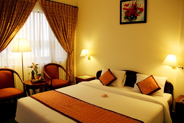 Kamar Double atau Twin Deluks, pemandangan laut | Minibar, brankas, meja kerja, dan tempat tidur lipat/tambahan