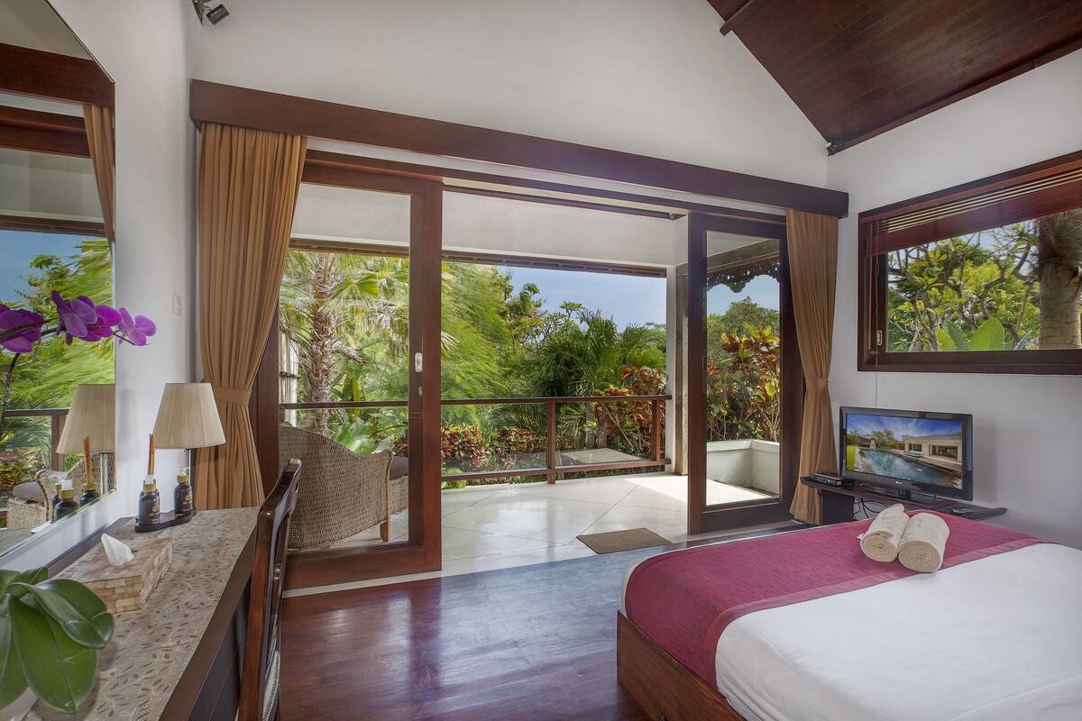 Villa, 1 Bedroom, Private Pool, Ocean View | Premium bedding, desk, iron/ironing board, free cribs/infant beds