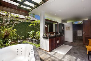 Villa, 3 Bedrooms, Private Pool, Ocean View | Bathroom | Free toiletries, towels