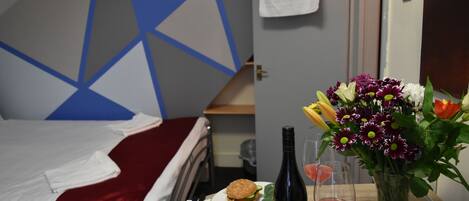 Deluxe-Studio, 1 Doppelbett | Schallisolierte Zimmer, kostenlose Babybetten, kostenloses WLAN