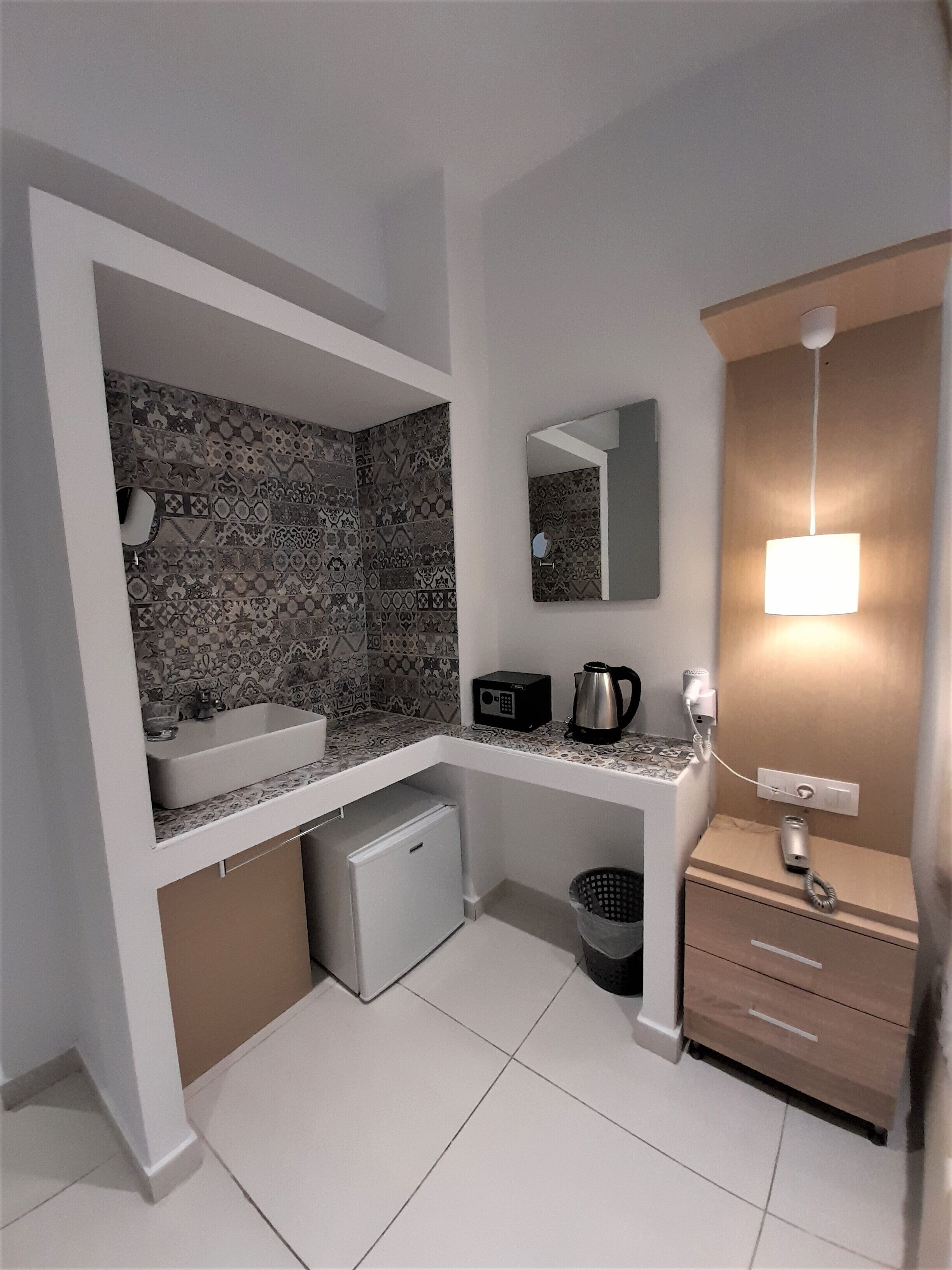 triple room | in-room safe, blackout curtains, soundproofing, free wifi