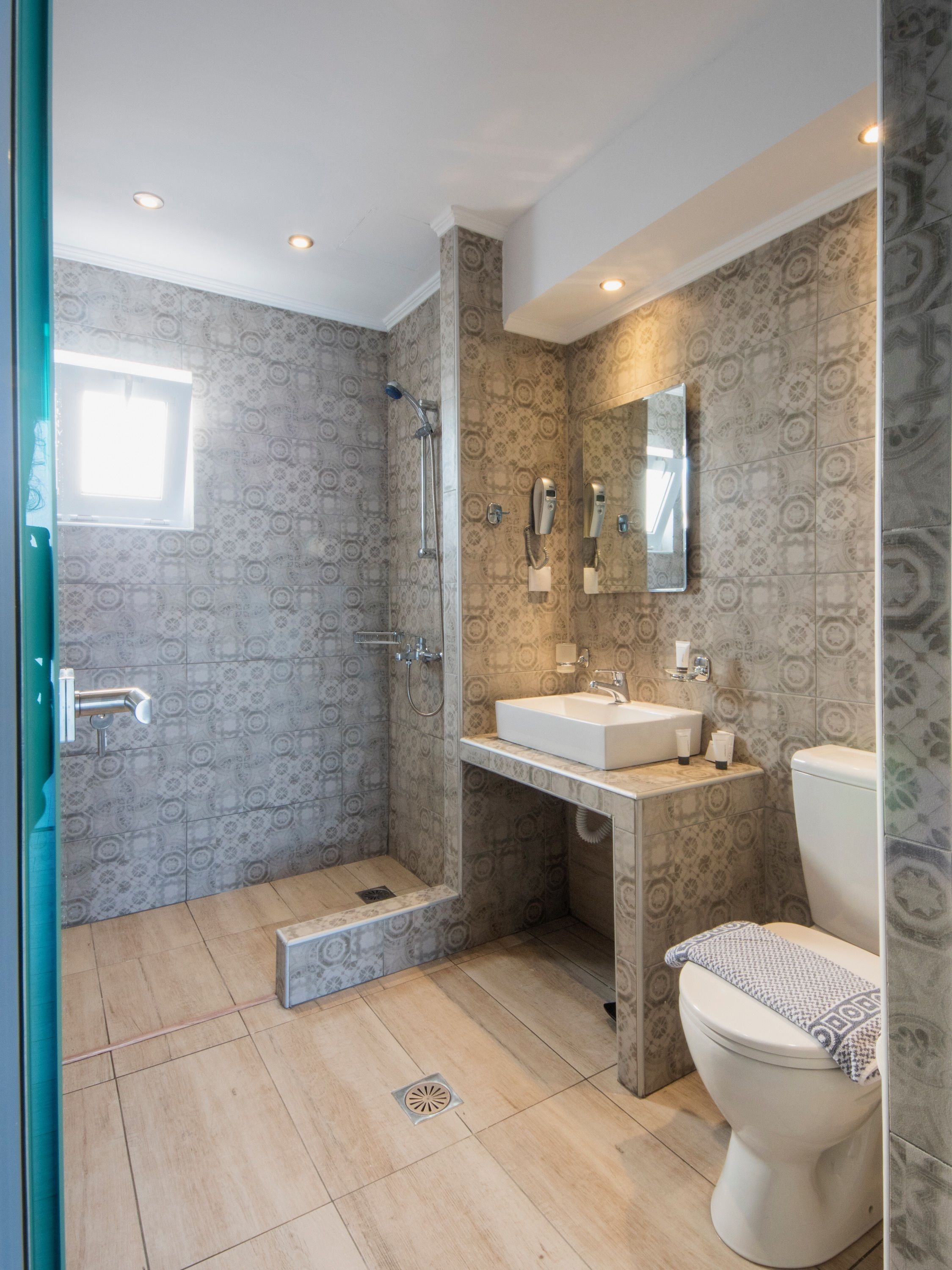 suite, terrace | bathroom | shower, free toiletries, hair dryer, slippers