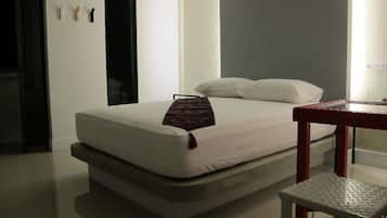 Desk, blackout curtains, free WiFi