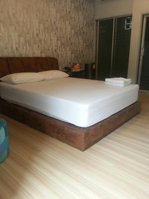 Desk, blackout drapes, free WiFi - 189 Resort (Samut Prakan)
