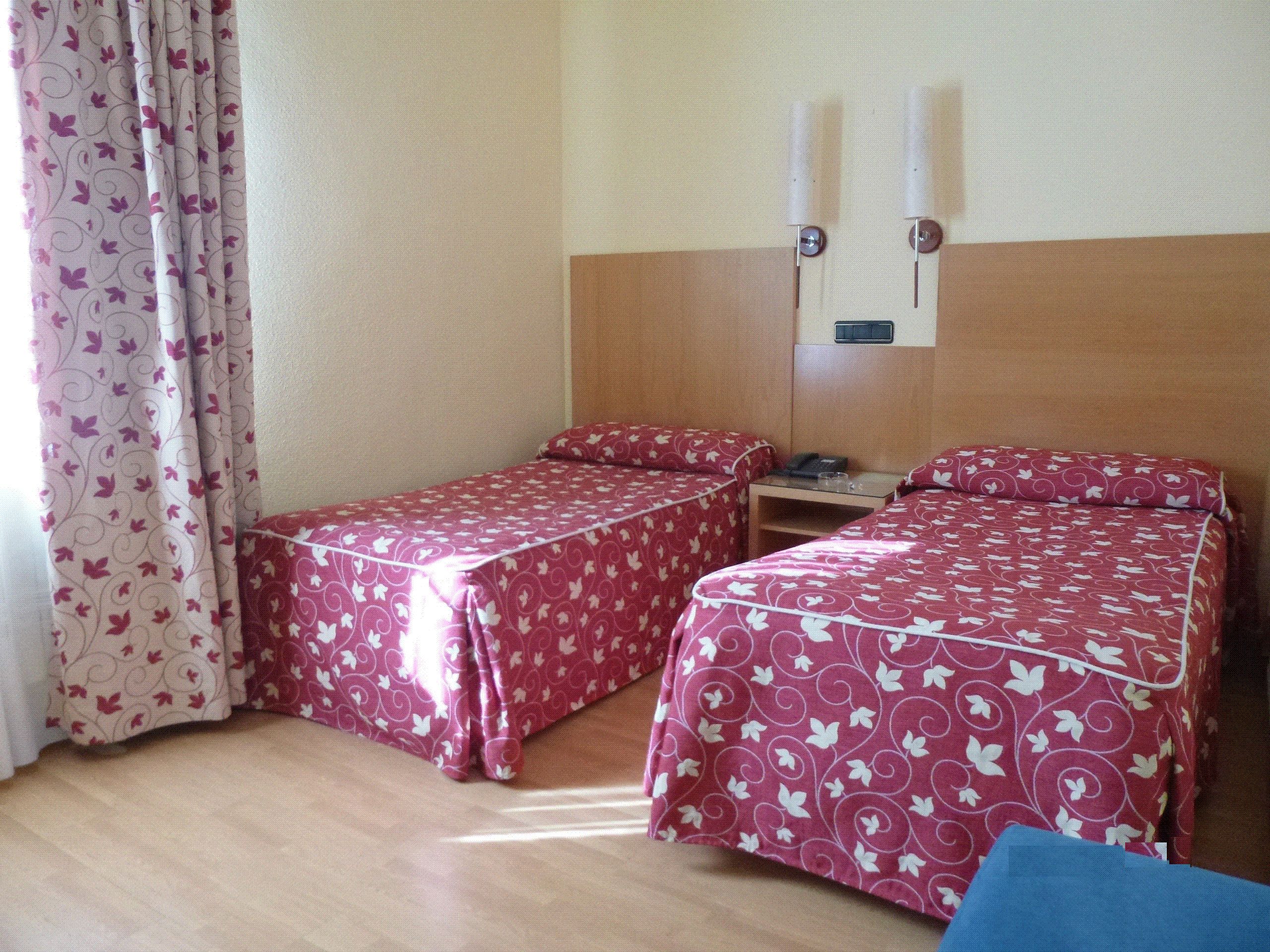economy double room | in-room safe, desk, blackout curtains, free cots/infant beds