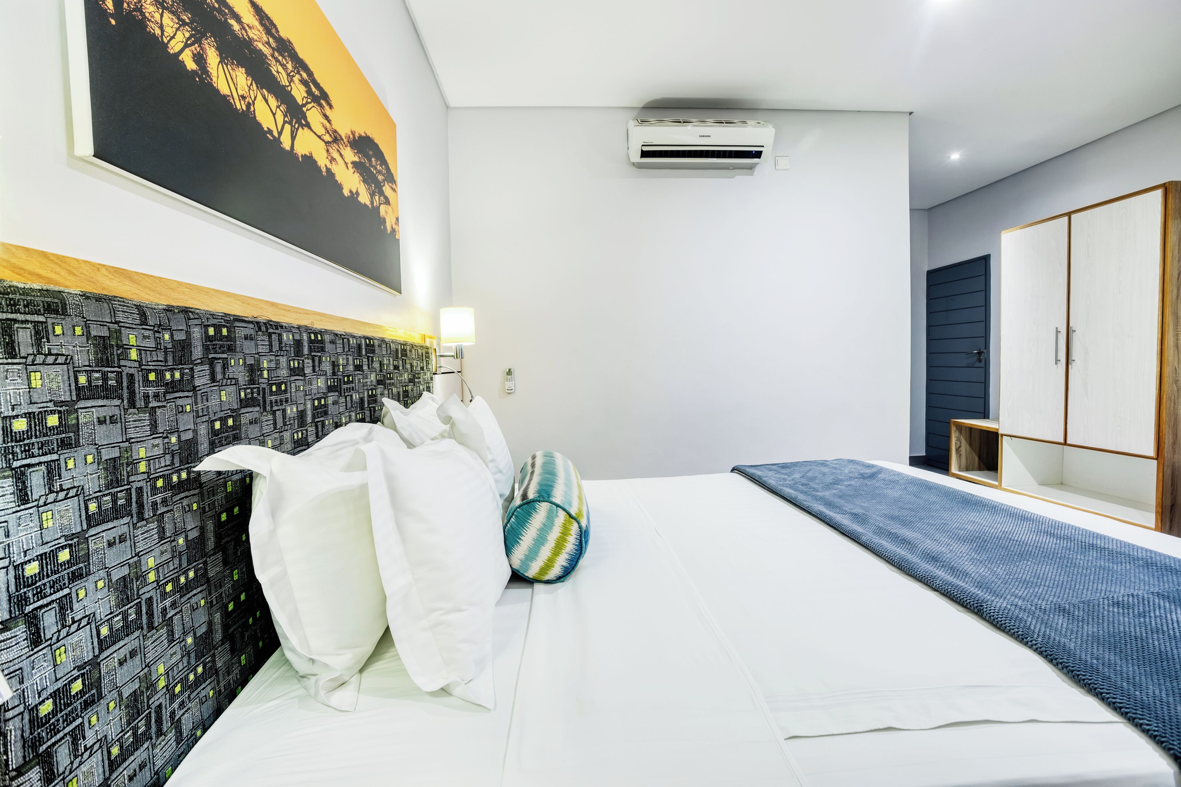 standard double or twin room | minibar, in-room safe, desk, free wifi