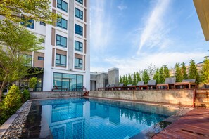 Outdoor pool, pool loungers