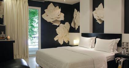 Galaxy Art Hotel