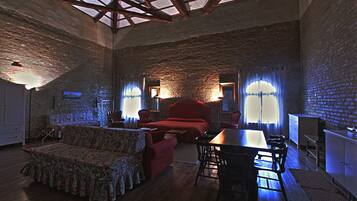 Studio | Blackout drapes, free WiFi, bed sheets