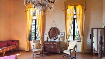 Suite Superior, terrazzo, vista giardino | Soggiorno