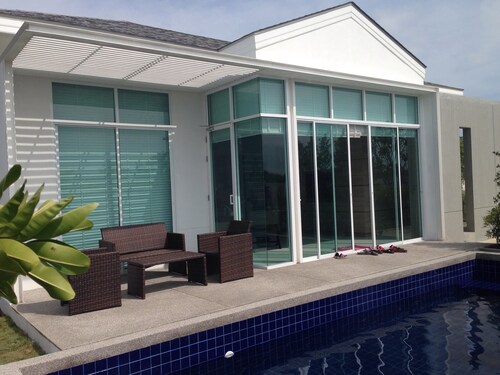 Baan Sarinya Pool Villa