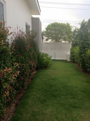 Garden - Baan Sarinya Pool Villa (Cha-am)