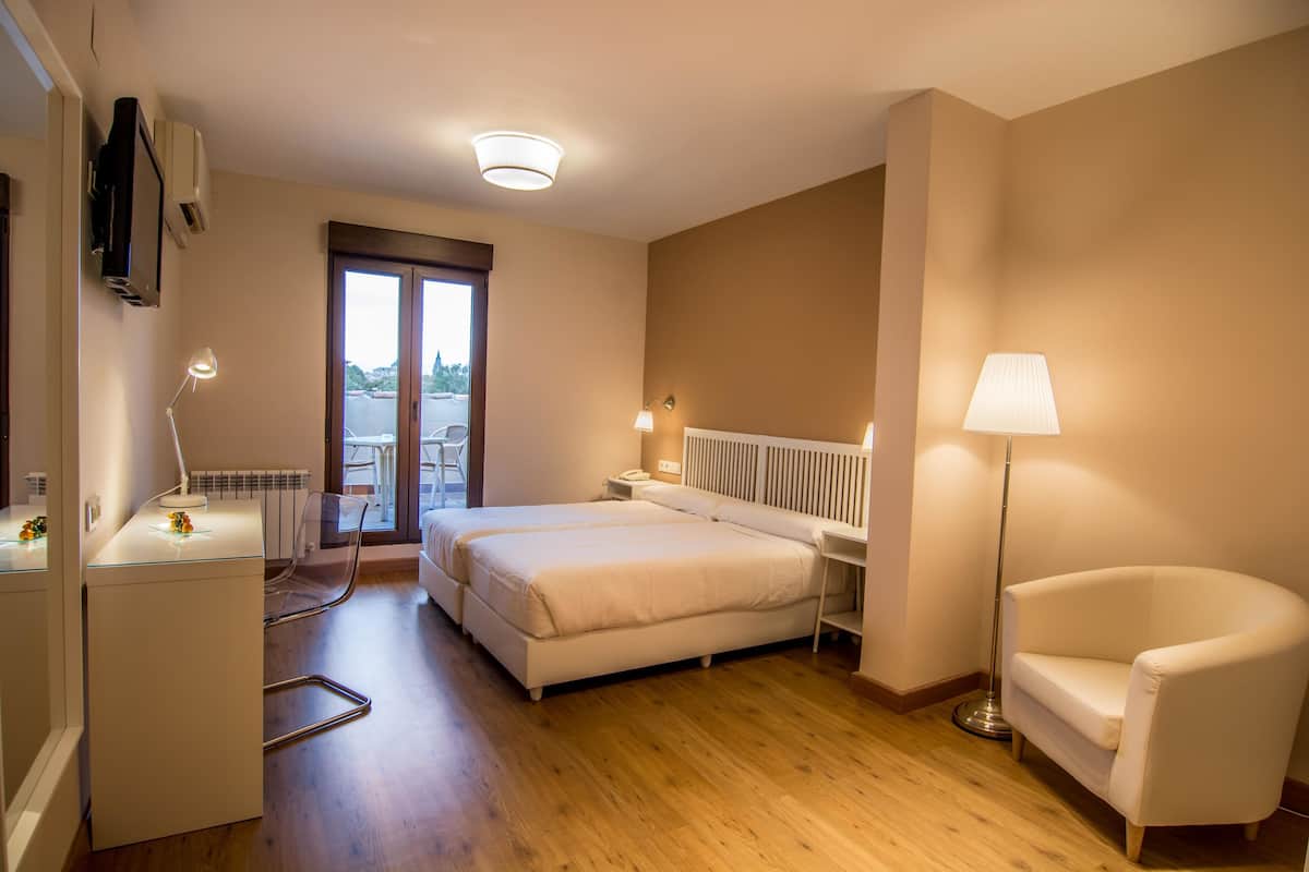 premium double room (executive) | in-room safe, desk, blackout curtains, free wifi