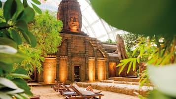 Sauna, hot tub, steam room, Turkish bath, hot stone massages