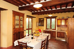 Dining - Villa Senaia (Castiglion Fiorentino)