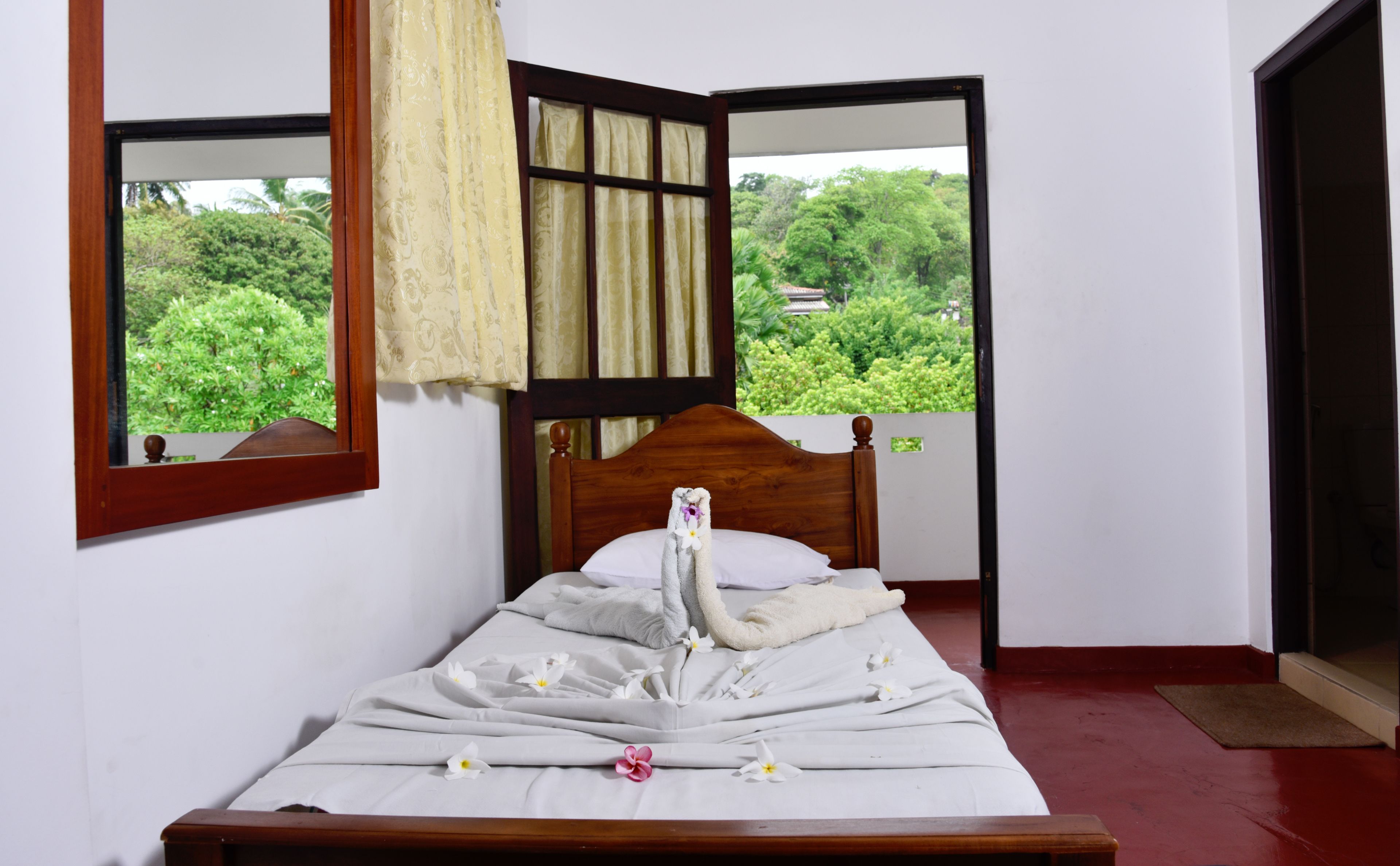 luxury triple room, 1 bedroom, partial sea view | room amenity