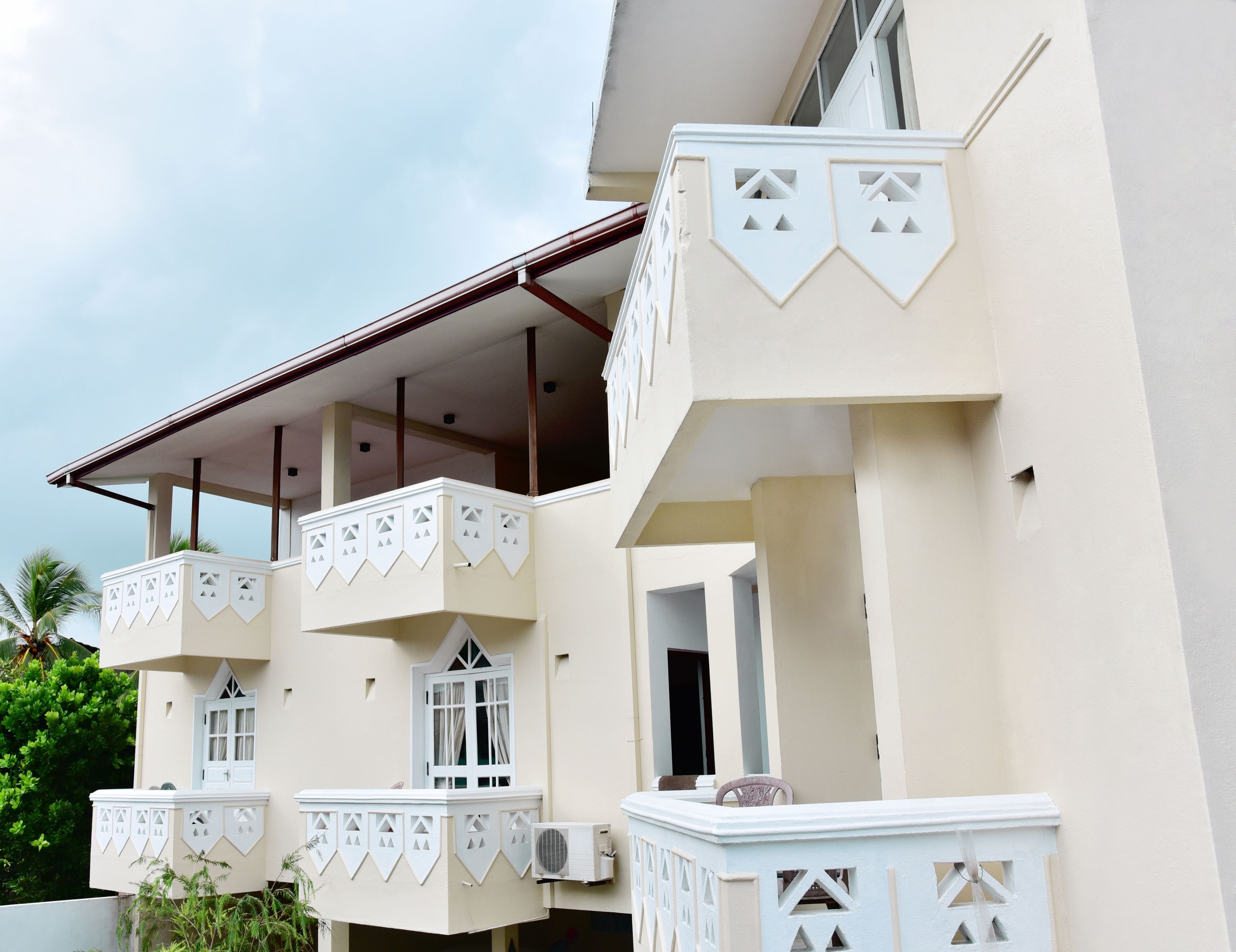 luxury room, 1 double bed, partial sea view | street view