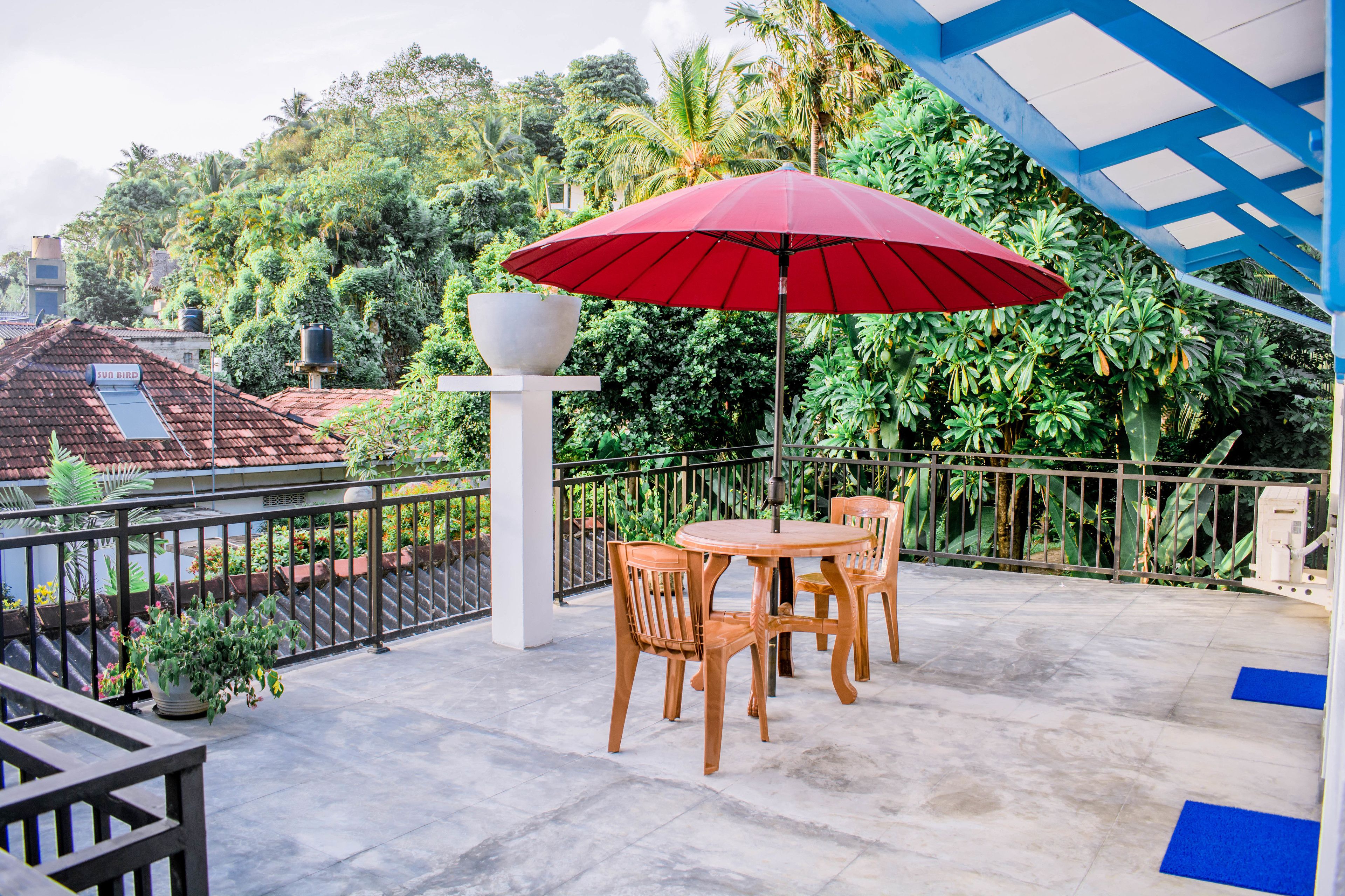 luxury triple room, 1 bedroom, partial sea view | garden view