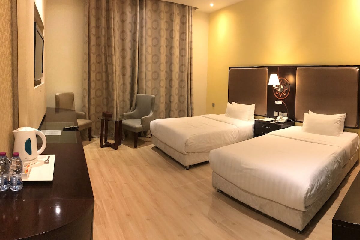 Bureau, chambres insonorisées, Wi-Fi gratuit, draps fournis