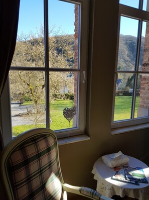 Superior tweepersoonskamer, 1 slaapkamer, bubbelbad, uitzicht op vallei | Een minibar, een bureau, gratis wifi, beddengoed