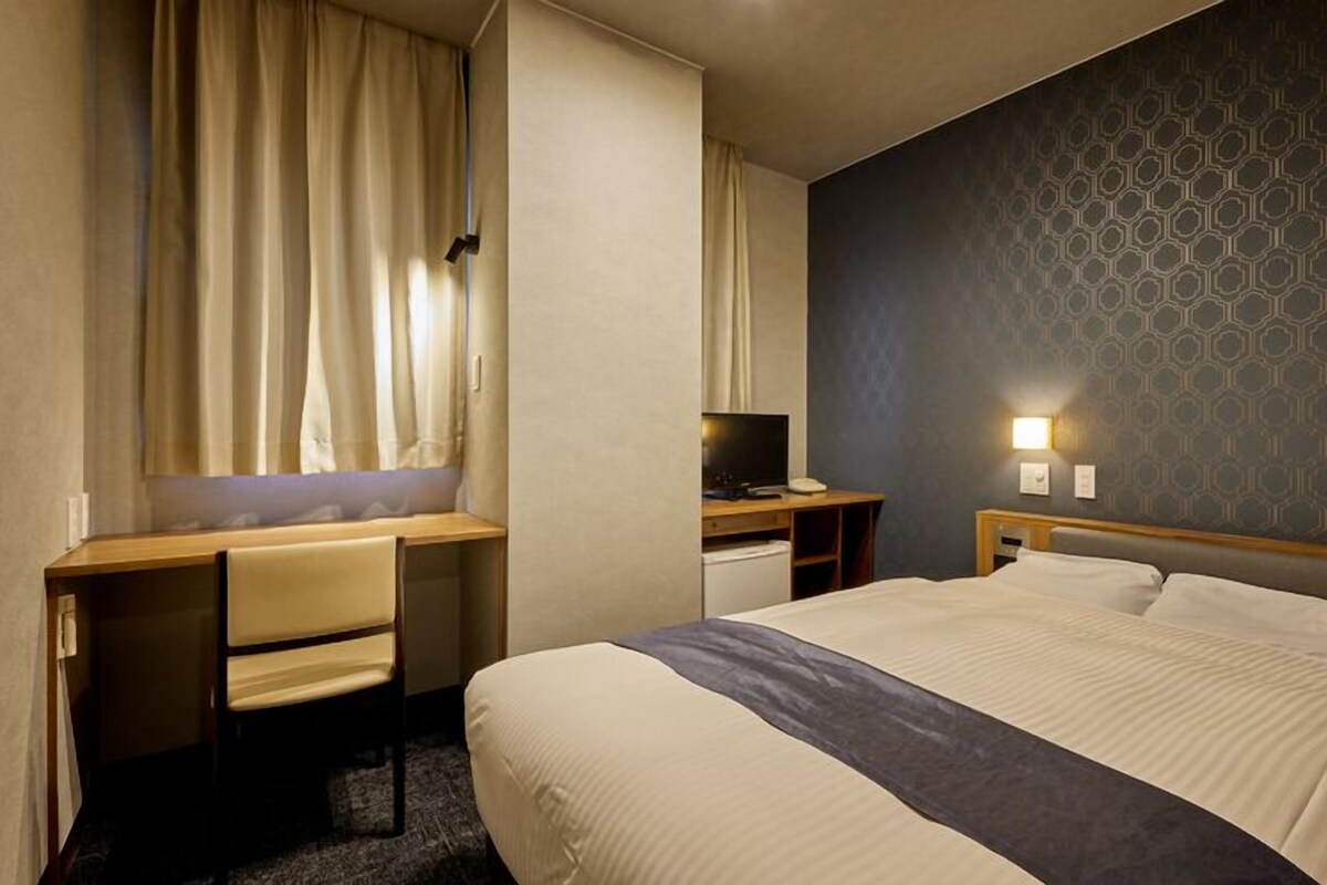 Desk, iron/ironing board (on request), free WiFi, bed sheets