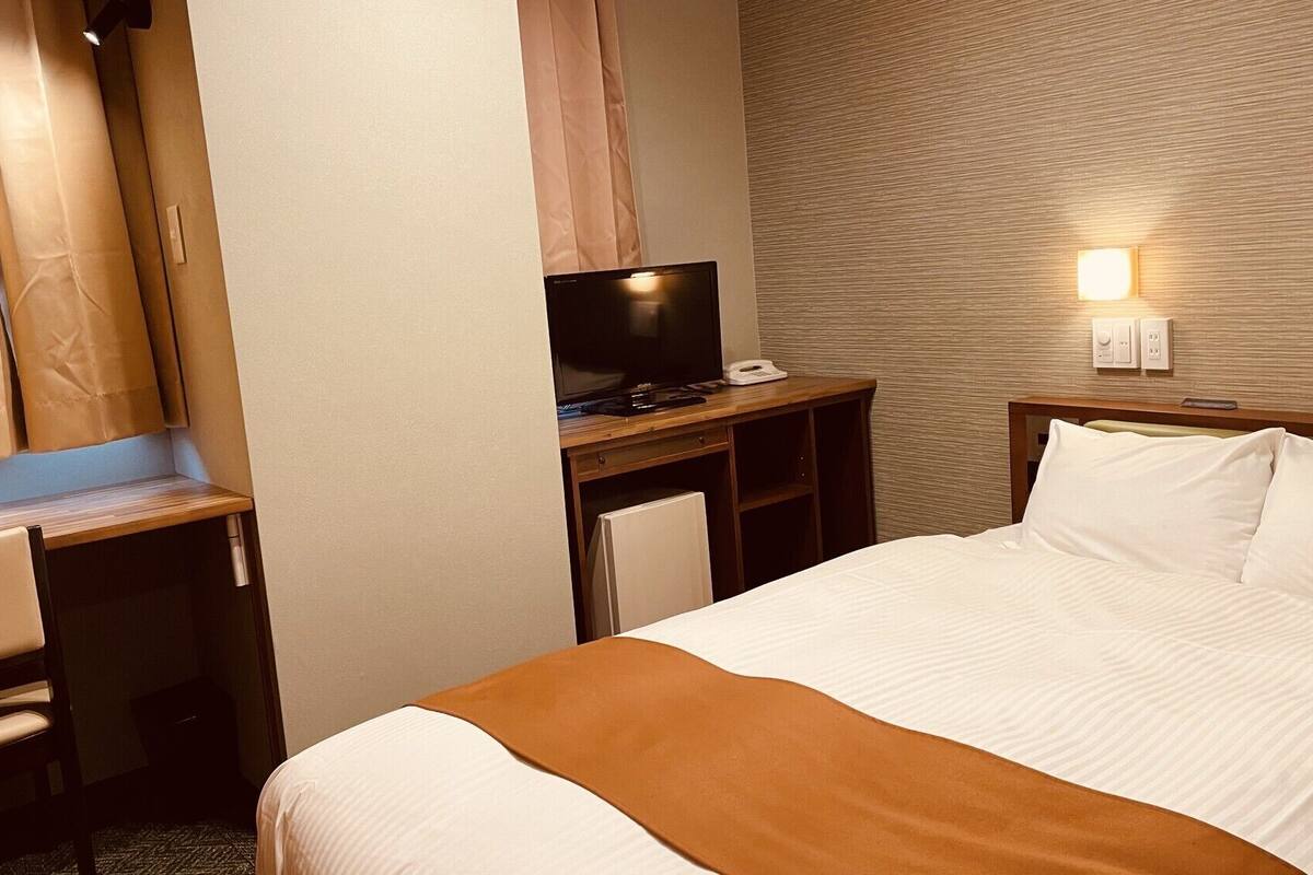 Skrivbord, strykjärn/strykbräda, gratis wi-fi och sängkläder