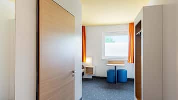 Bureau, chambres insonorisées, Wi-Fi gratuit, draps fournis