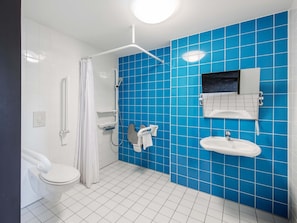 Ducha, secador de pelo, toallas