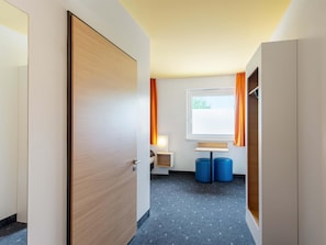 Bureau, chambres insonorisées, Wi-Fi gratuit, draps fournis
