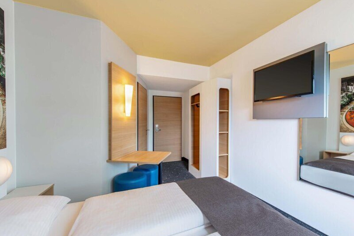 Double Room | Desk, soundproofing, free WiFi, bed sheets