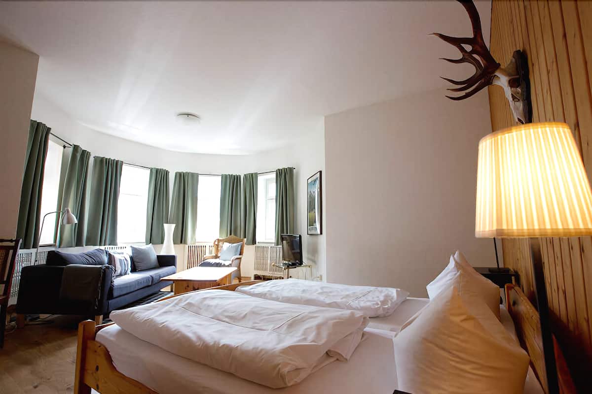 Habitación doble | Camas extra, wifi gratis y ropa de cama