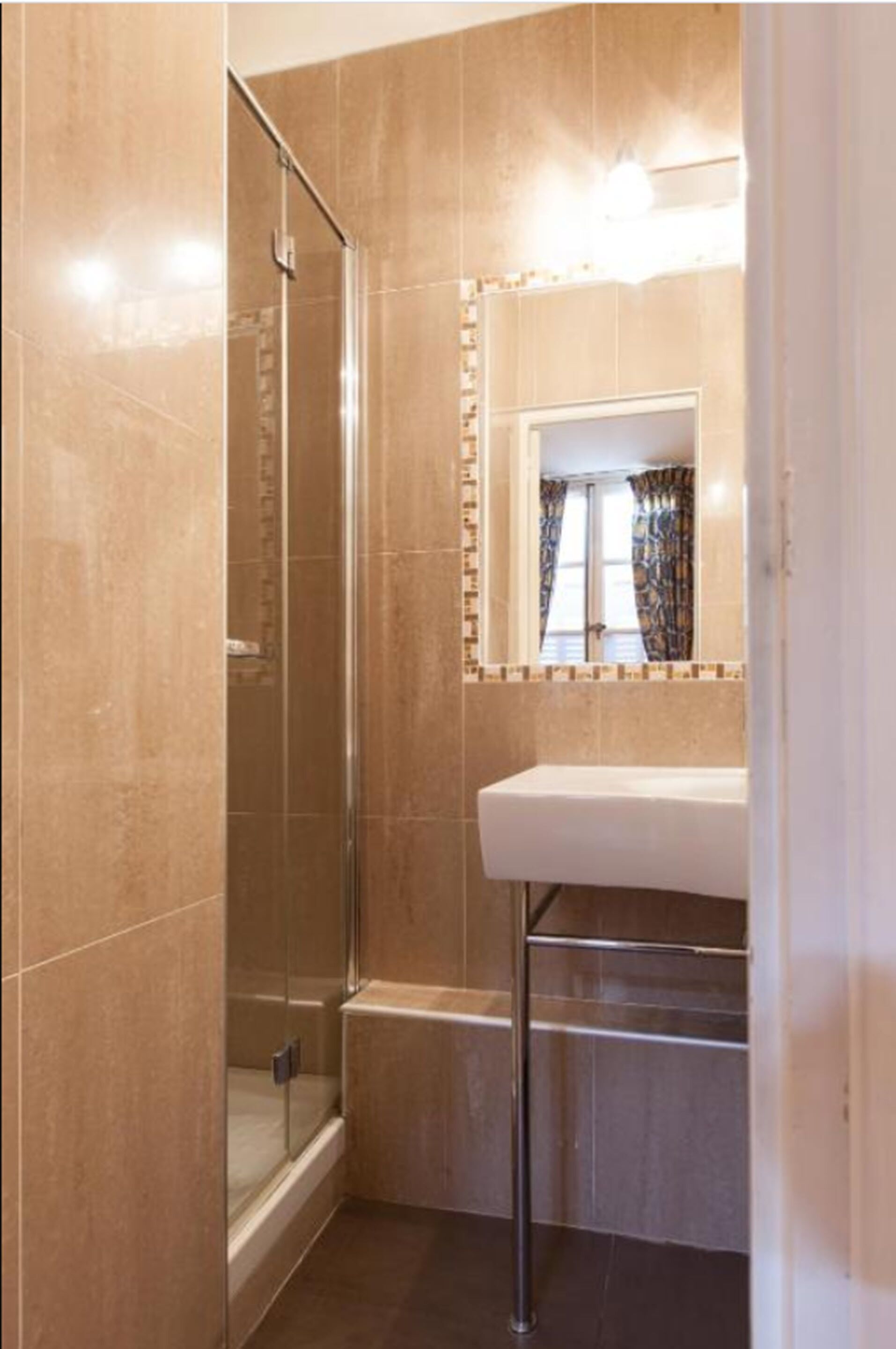 Foto - Les Quatre Dauphins