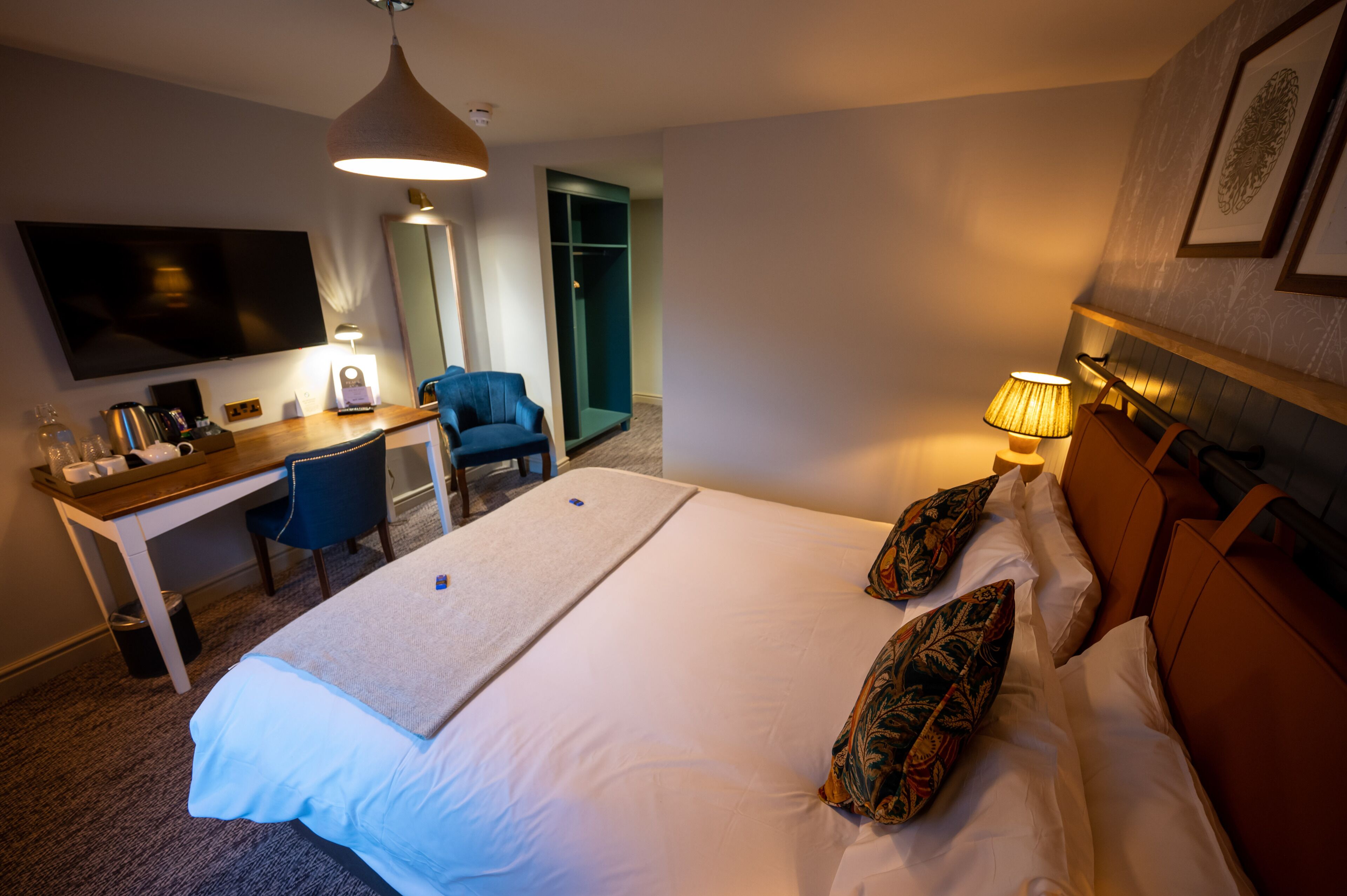 双人房 | 办公桌、遮光窗帘、熨斗/熨衣板、免费 WiFi