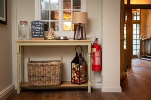 Lobby - The Green Man by Greene King Inns (Harlow)