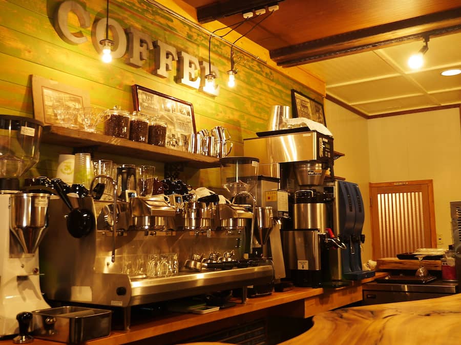 Breakfast, lunch and dinner served