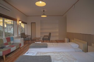 Quarto duplo básico, 2 camas de solteiro, para não fumantes | Individualmente decorados, individualmente mobiliados, Wi-Fi de cortesia