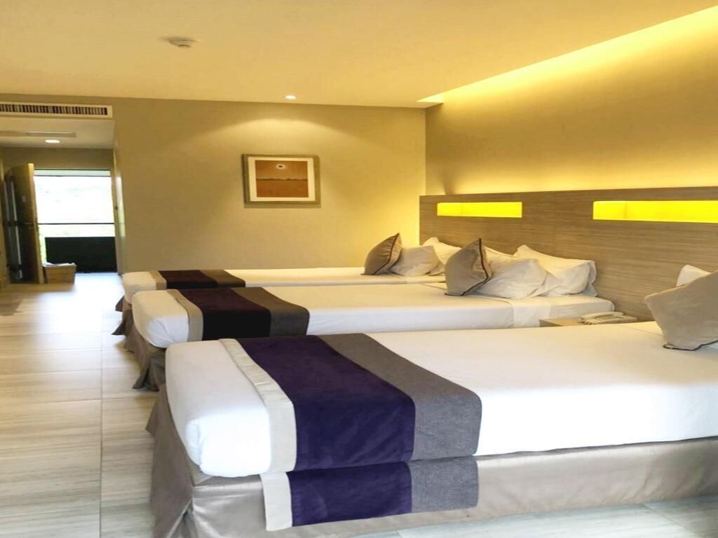 Free minibar items, in-room safe, desk, blackout curtains
