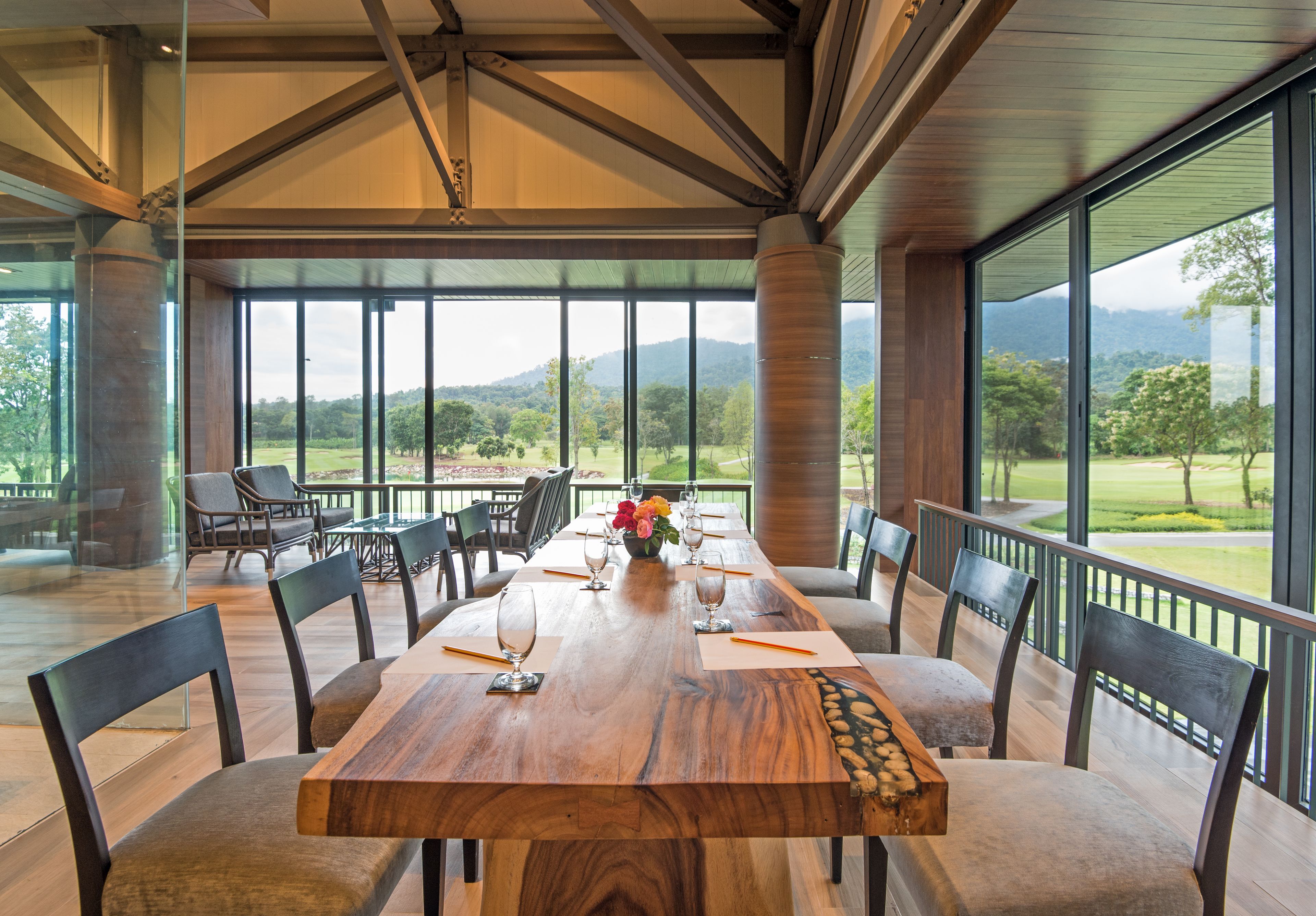 breakfast, lunch, dinner served; international cuisine, garden views