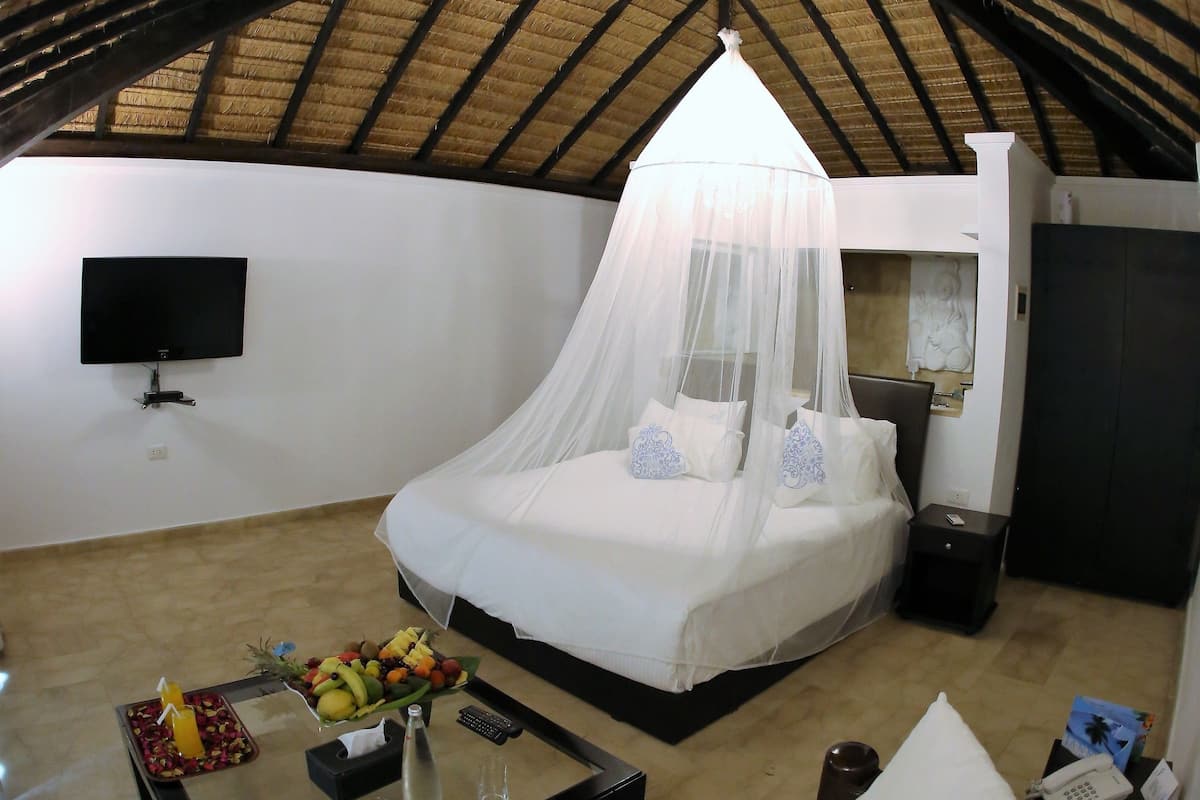 premium bedding, free cots/infant beds, rollaway beds