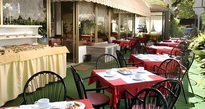 Hotel Alfredo's