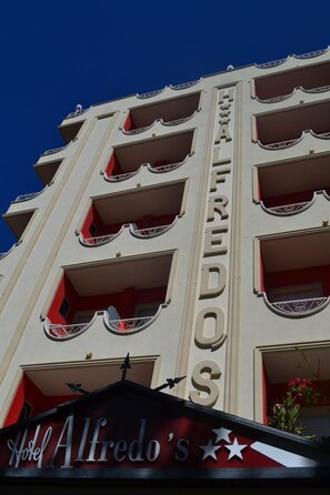 Exterior detail - Hotel Alfredo's (Rimini)